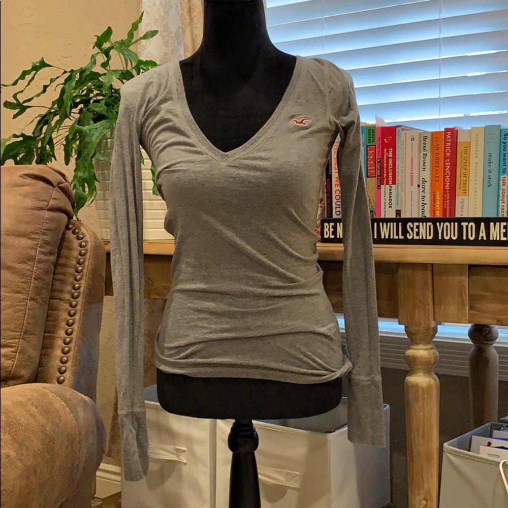 Hollister: Long Sleeve, V-Neck